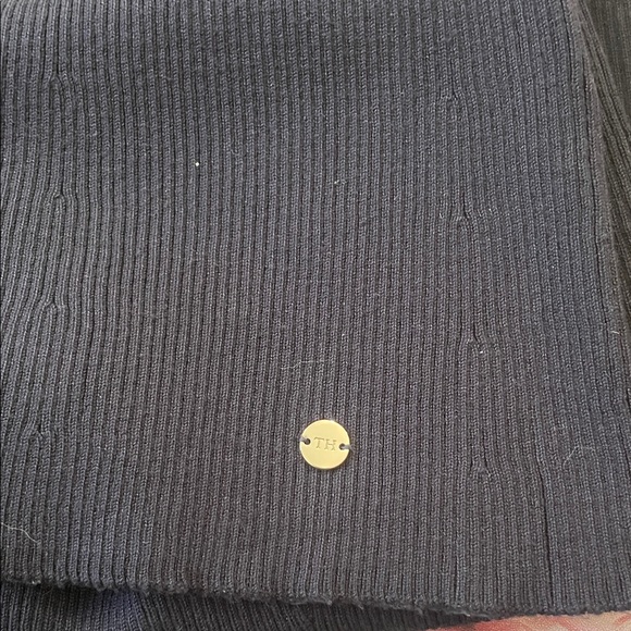 Tommy Hilfiger Sleeveless V-Neck Knit Dress with Contrast Trim - Black and Tan - Picture 5 of 5